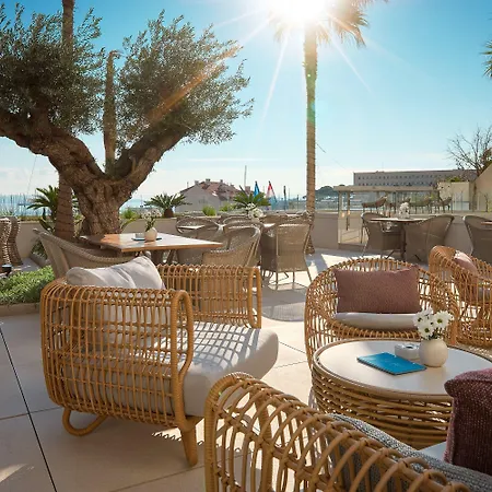 Mirari Boutique سبليت